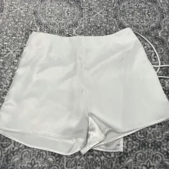 NWT Altar'd State champagne Skort, Size L - Picture 1 of 6